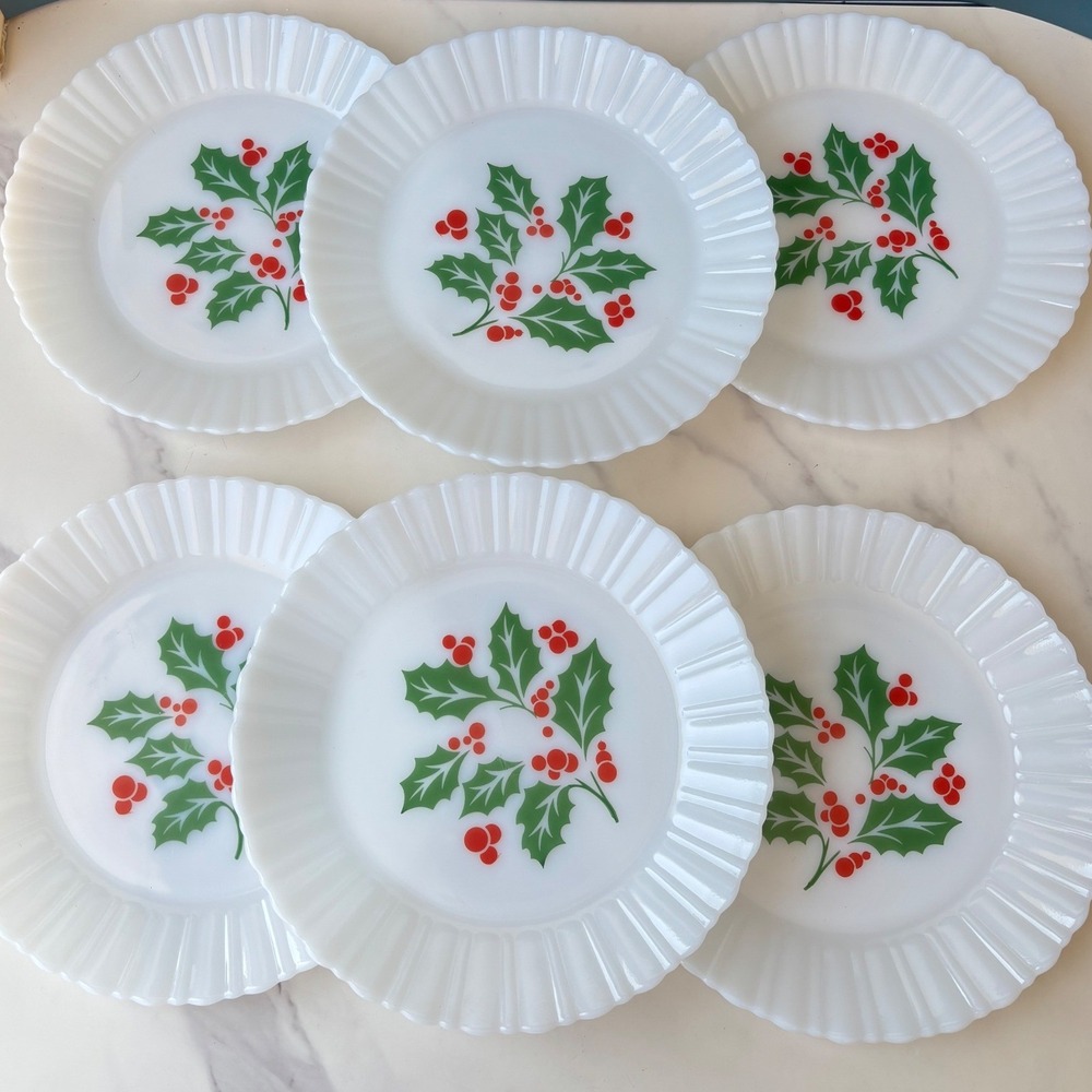 Vtg Crisa Mexico Milk Glass Holly Berry Christmas Dinner Plates Set of 6